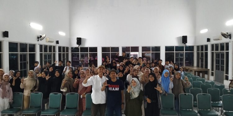 Workshop Puisi “Menyelami Proses Kreatif dalam Penciptaan Bait-bait Puisi”